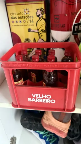 Conjunto Colecionável Velho Barreiro - Mini Garrafas Antigas 50 ml + Engradado Original