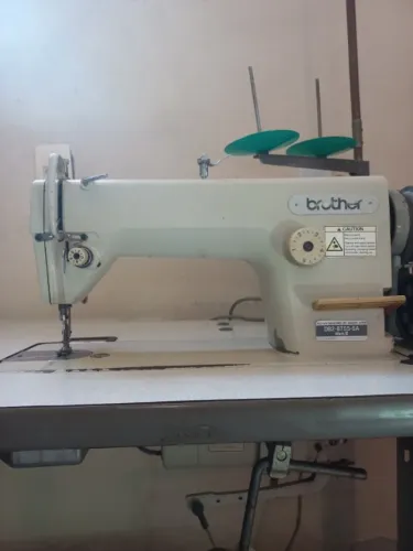 Máquina de costura industrial 