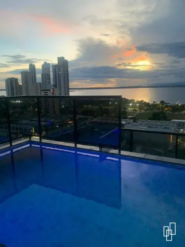 FLAT À VENDA NA ORLA 14 | CONFORTO, VISTA PARA A SERRA E LOCALIZAÇÃO PRIVILEGIADA