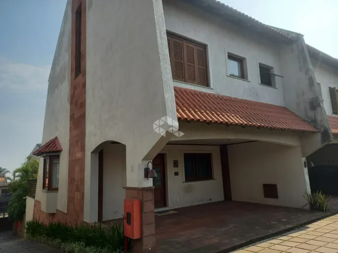 Casa em condominio vista para o Guaíba, 4 quartos, 3 vagas.