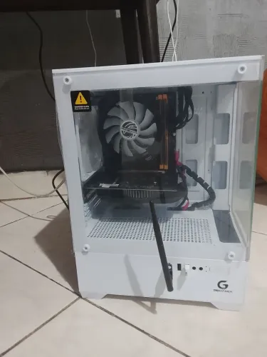 Vendo PC gamer por R$1.800 telefone de contato *,Marcus.