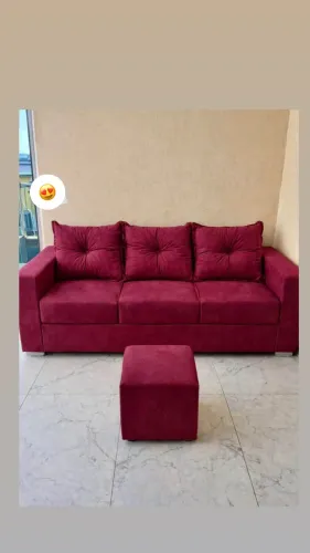 PROMOÇÃO.       SOFÁ DE 3 lugares.     Vermelho 