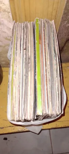 Lote de vinil no estado pra vender leia....