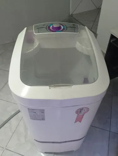 Tanquinho de lavar roupa