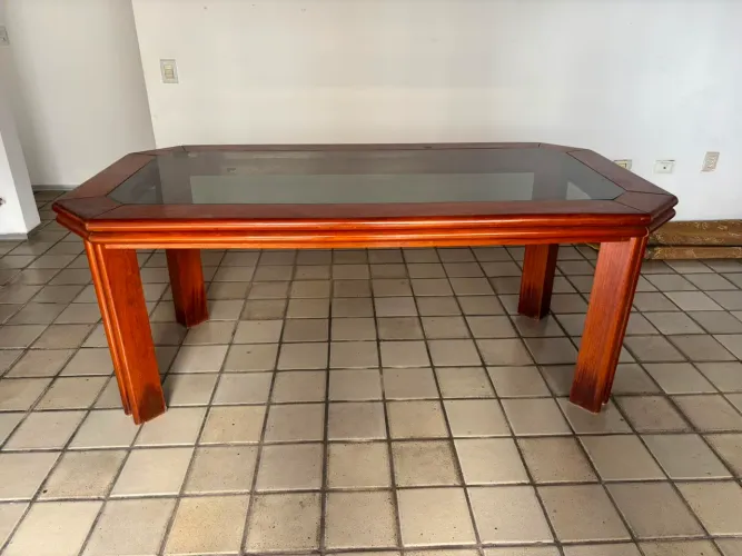 Mesa madeira com tampo de vidro