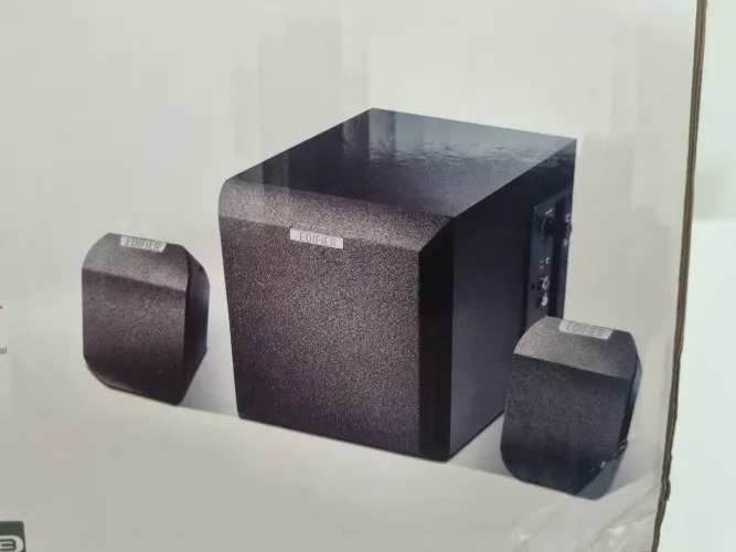 Caixa de som com subwoofer nova
