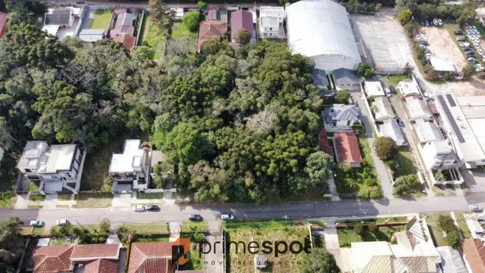 Terreno de 3029 m² em Santa Felicidade - 52 metros de testada