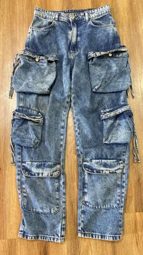 calça baggy em jeans estonado com bolsos