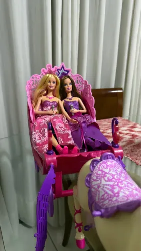LOTE BARBIE PRINCESA E A POP STAR