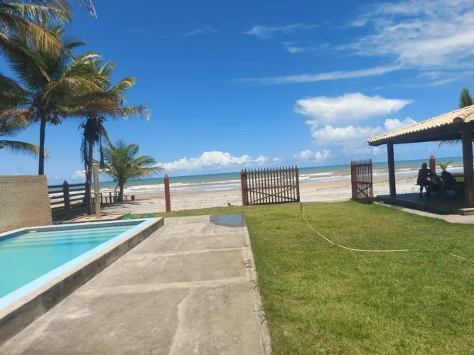 CASA PÉ NA AREIA À VENDA - ILHA DE COMANDATUBA/BA