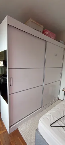 Guarda-roupa duas portas de correr branco
