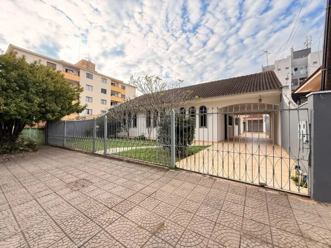 Casa para alugar em Maringá, Zona 07, com 3 quartos, com 182 m²
