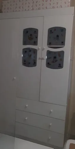Guarda-roupa infantil