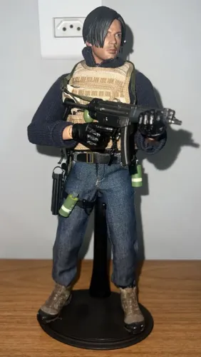 Resident Evil Damnation - Leon Scott Kennedy - Custom 1/6