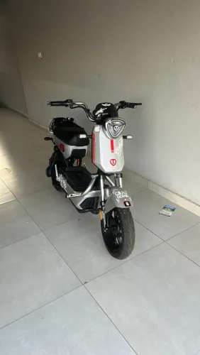 scooter elétrica