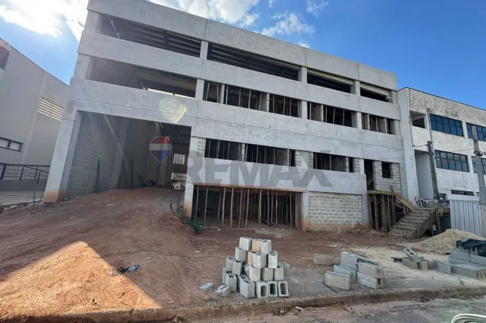GALPÃO PARA LOCAÇÃO - CONDOMINIO PORTAL ANHANGUERA | VALINHOS/SP.