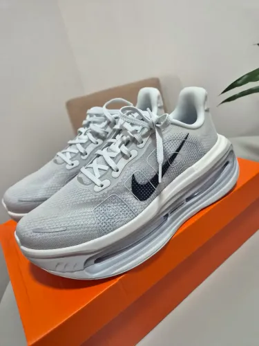 Tenis Nike Vomero Premium Off White Grey Fog Dark Obisidian