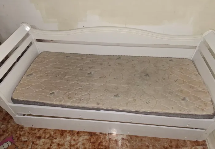 Vendo bicama infantil branca