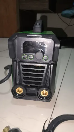 Inversora de Solda HSOLDAS IRON 200 LED