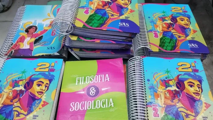 Faço doação de módulos do SAS do primeiro e segundo ano do ensino médio completo.