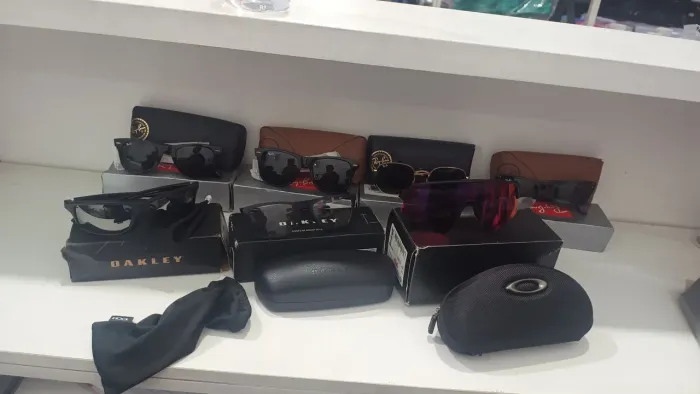 Lote de óculos!!! Ray-Ban e Oakley, preços imperdíveis!! ( Modelos na descrição)