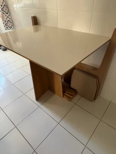 Mesa nova com 04 cadeiras 1.10x0.75
