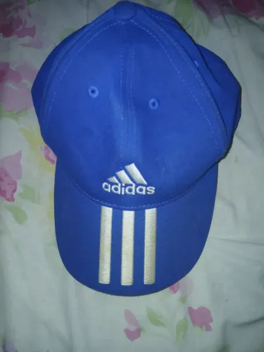 Boné Adidas original 