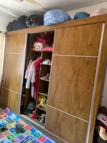 ? Guarda-Roupa Gigante 3 Portas de Correr | 6 Gavetas
