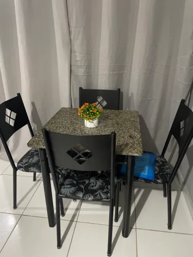 Mesa 4 cadeiras
