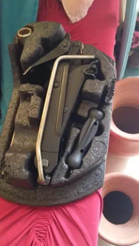 Vendo macacos novos para carro.