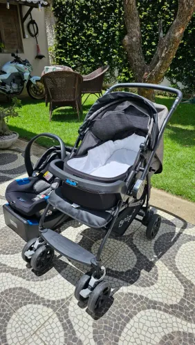 Carrinho de Bebê Burigotto Rio K + Bebê Conforto Burigotto Touring X + Moisés + Base Carro