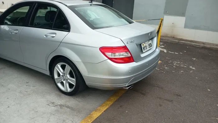 Mercedes-Benz C-180 CGI Classic 1.8 16V 156cv Aut. 2011