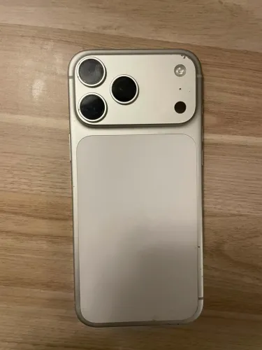 iPhone 17 pro Max 256 silver no estado!