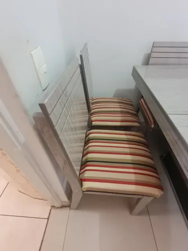 MESA COM TAMPP GIRATÓRIO COM 8 CADEIRAS