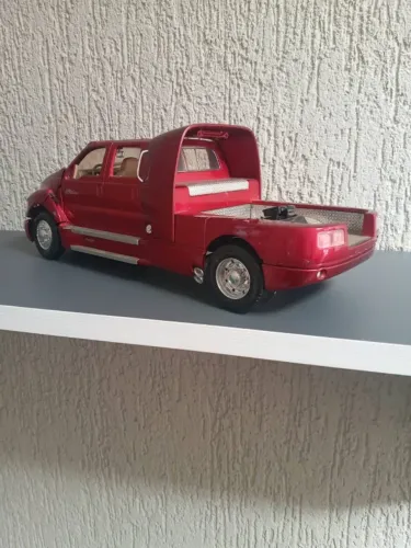 miniatura f 650 mede 28 cm EXCELENTE estado conservação! não troco e não envio retira Ctba