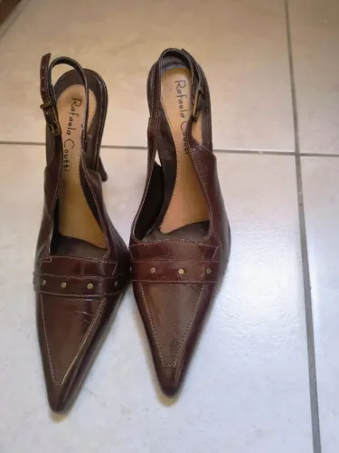 Sapato Scarpin marrom de couro legitímo