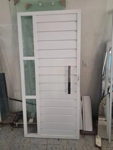 Porta Alumínio 100x210 ?