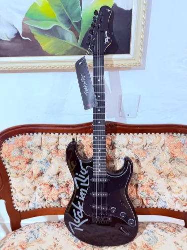 Guitarra Elétrica Tagima Stratocaster Bk Edição Rock In Rio