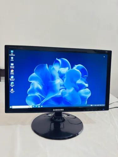 Monitor Samsung 19 polegadas semi novo HD 