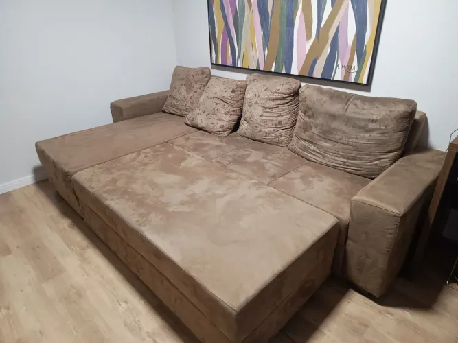 Sofá 4 lugares com puff
