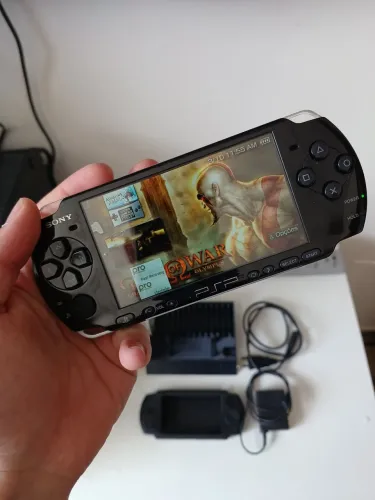 PSP 3001 Desbloqueado + Acessórios + FIFA 08