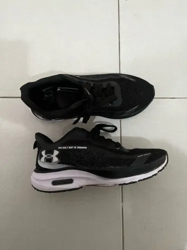 TÊNIS UNDER ARMOUR 41