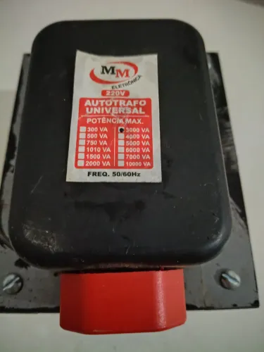 Transformador 3000 va transforma 220 para 110 <br>Valor r$ 60