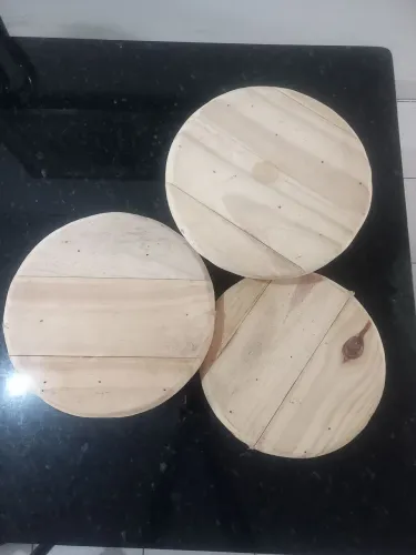 Kit com 3 suportes de doces de madeira