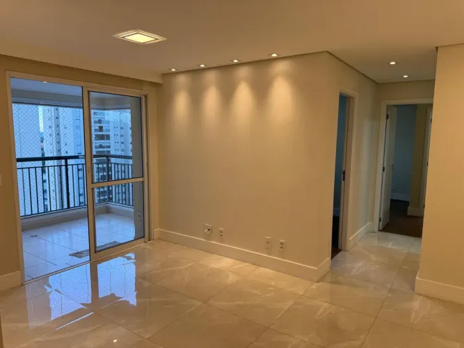 Aluga-se apartamento com 2 dormitórios, andar alto, Cidade Maia