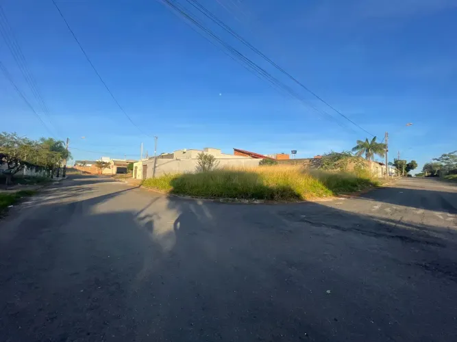 Esquina 350,00m² (Asfalto e Agua) Residencial Katia