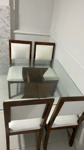 Mesa de Jantar c/ 4 cadeiras