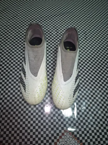 chuteira adidas predator accuracy.3 campo
