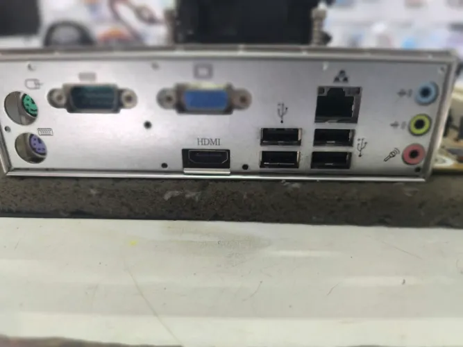 Placa mãe +processador i3 2100 e memória 4gb