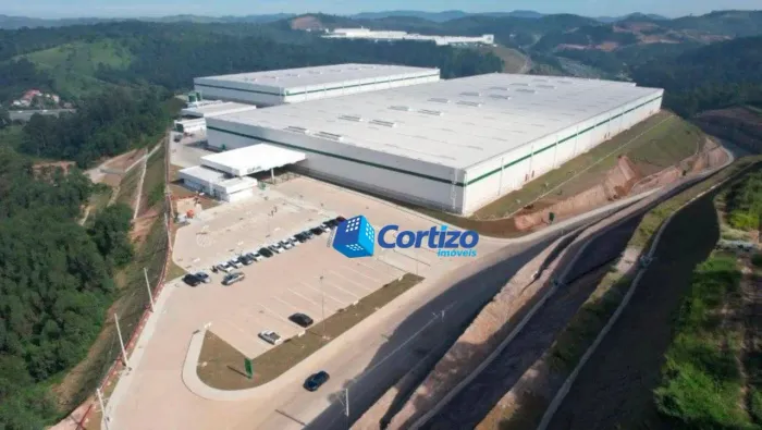 Galpão logístico para locação com 39.683 m² de ABL e estrutura completa em Franco da Rocha